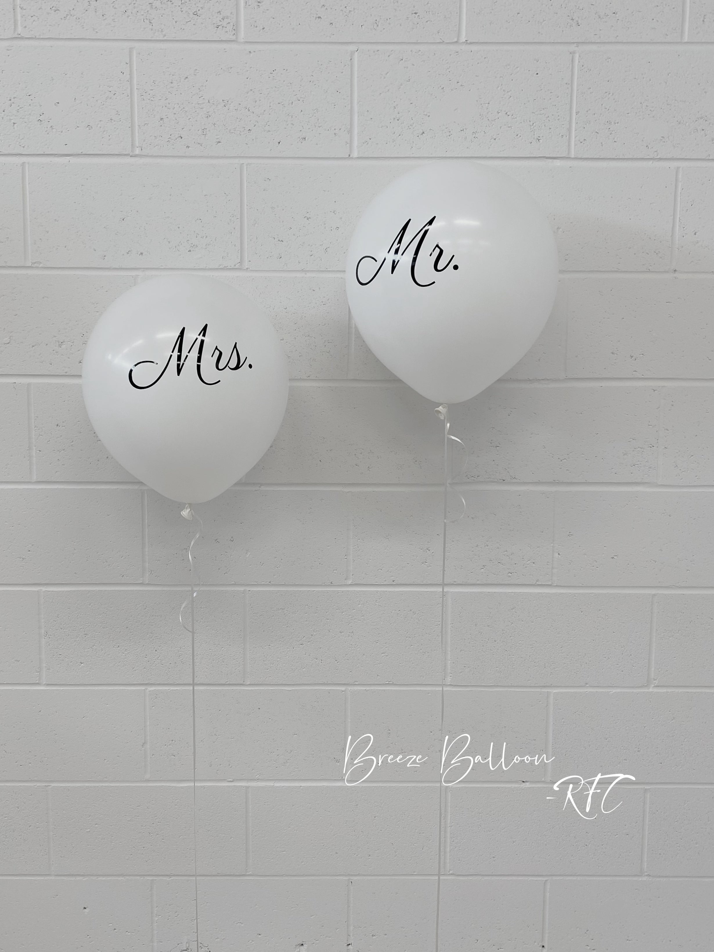 Mr & Mrs Calling Ballon